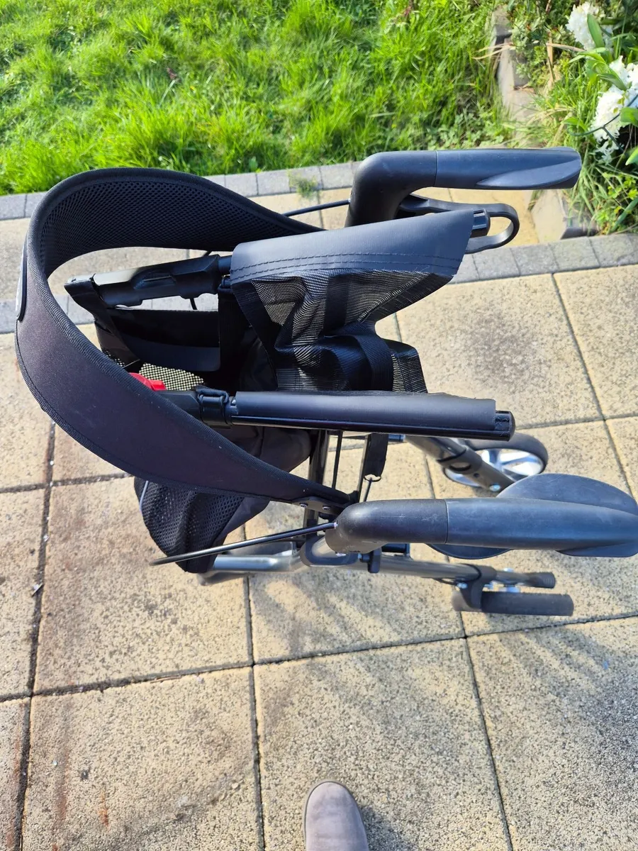Mobility Walker Perfect Condition - Image 4