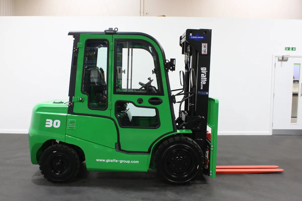 giraffe FD30 Premium | Full Cab Diesel |Forklift - Image 4