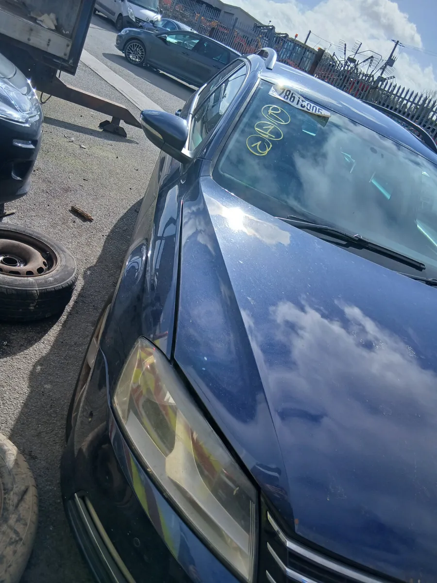 2011 Volkswagen Passat BREAKING / PARTS - Image 3