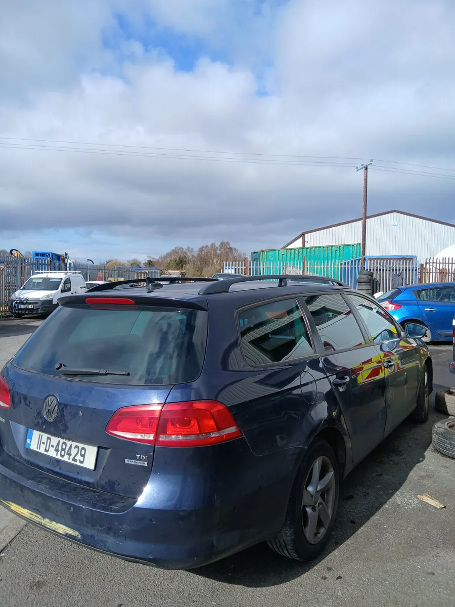 2011 Volkswagen Passat BREAKING / PARTS - Image 2