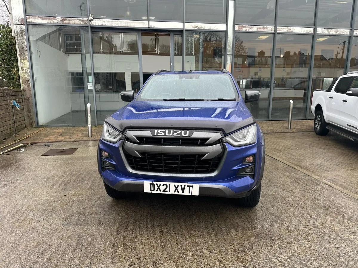 2017 LWB Toyota Land Cruiser commercial - Image 3