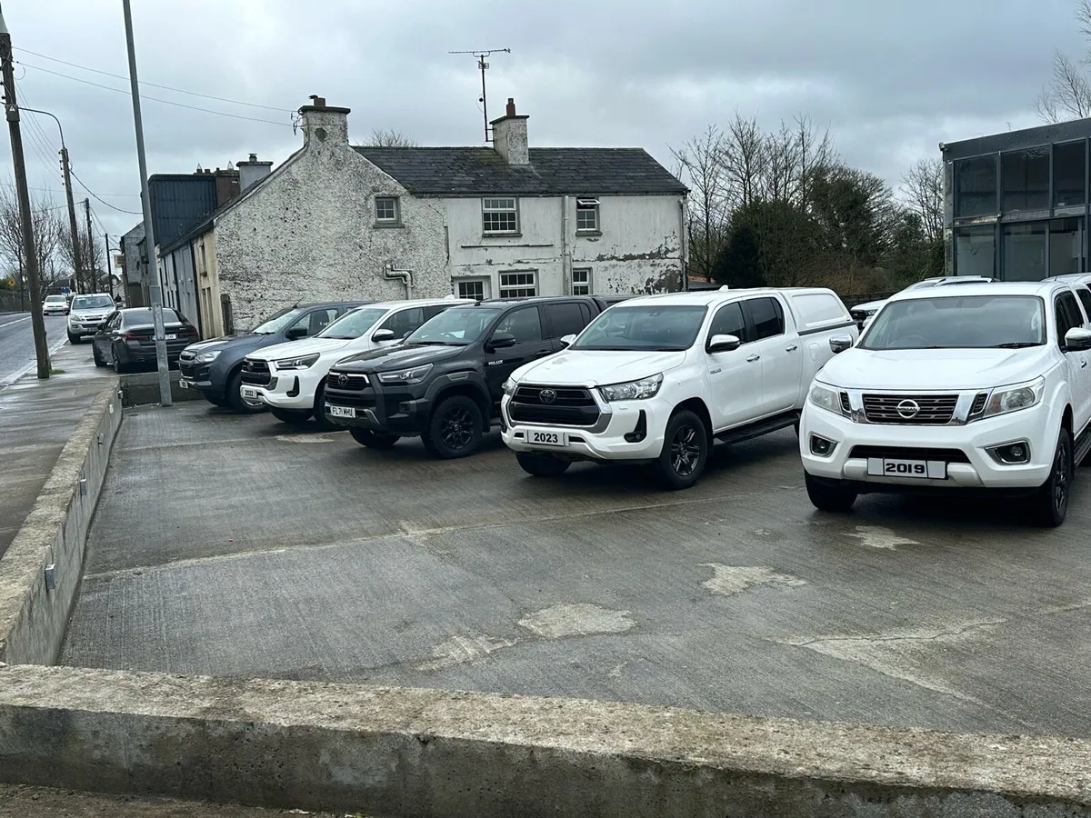 2017 LWB Toyota Land Cruiser commercial - Image 4