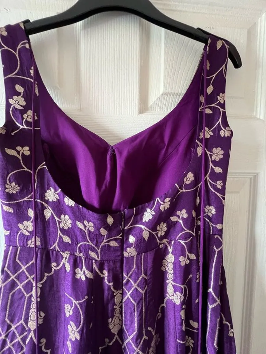 women Indian outfit - Image 3