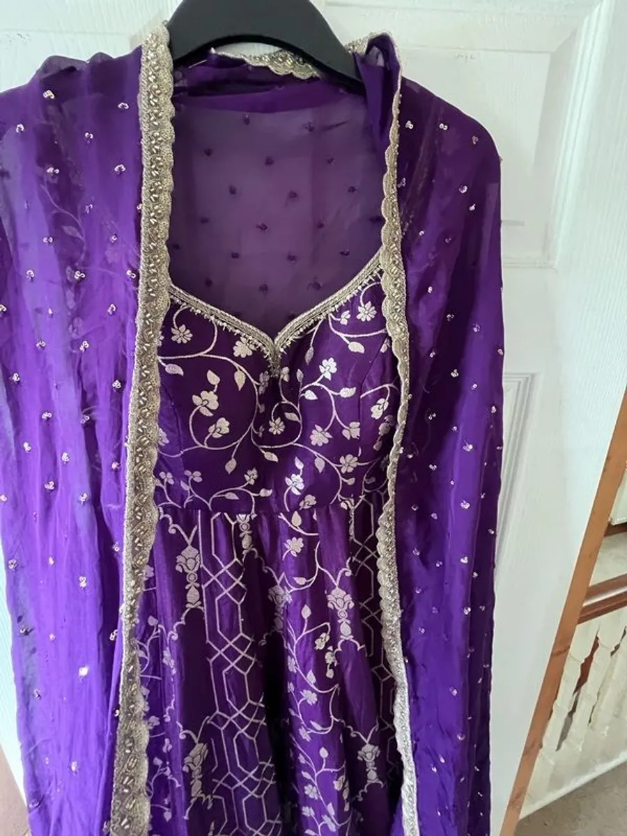 women Indian outfit - Image 2