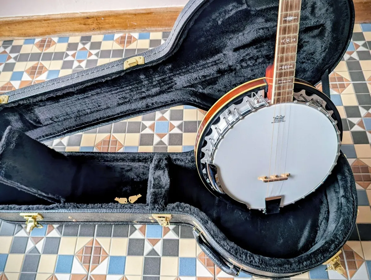 Koda 4 string 19 fret Tenor Banjo + hard case - Image 4