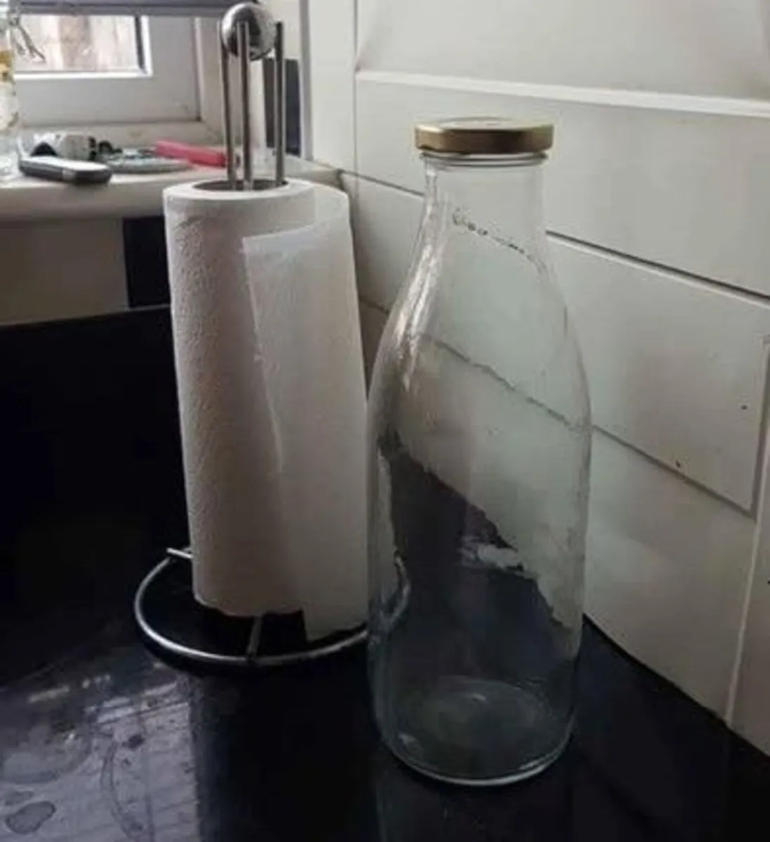 1 litre glass bottle with cap