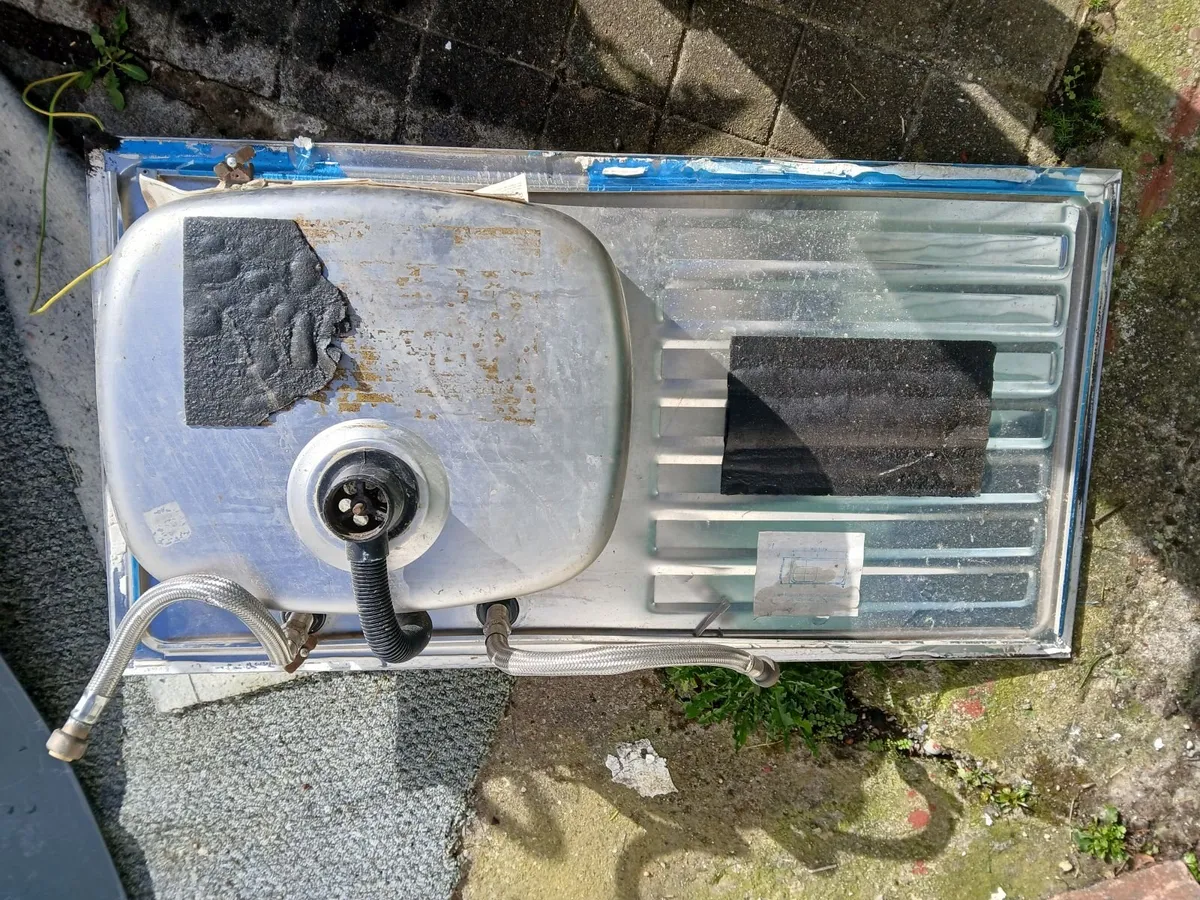 KITCHEN SINK - Image 4