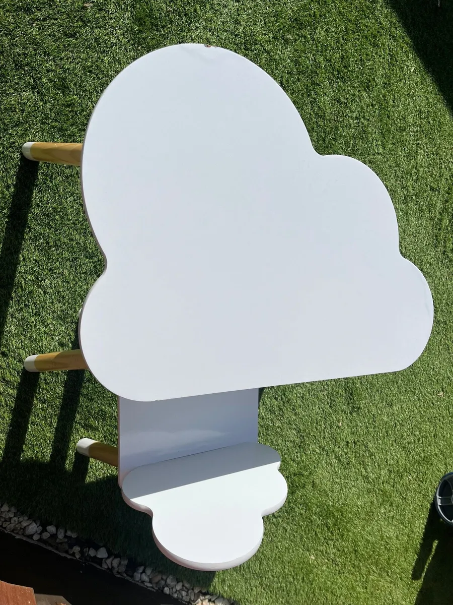 Set kids table and chair - Image 2