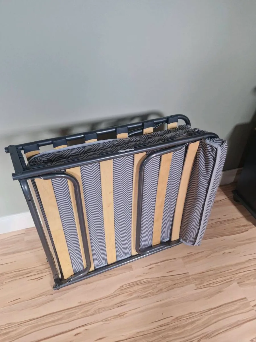 Fold up guest bed - Image 1