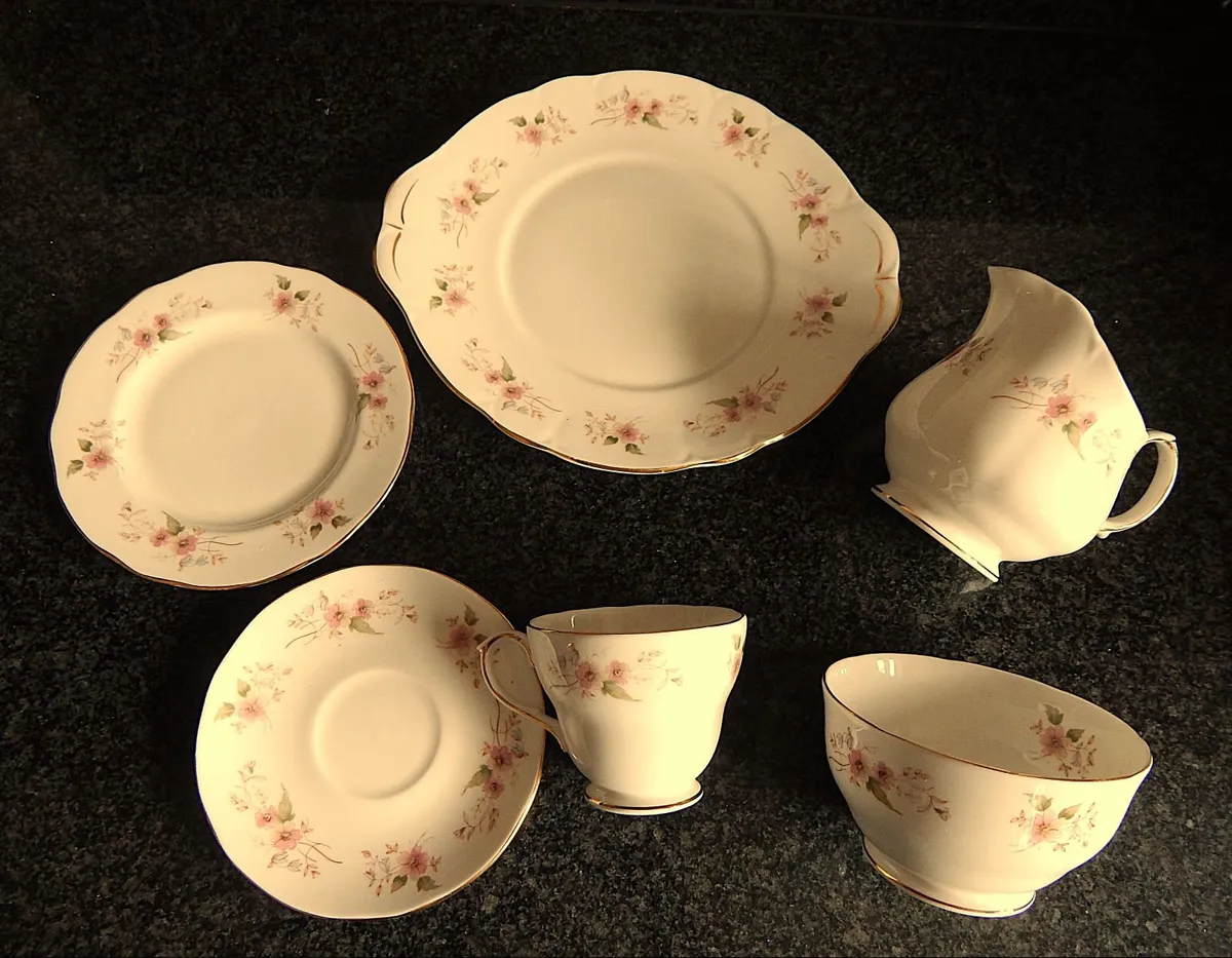 21 Piece Vintage Duchess ‘Glen 316’ Tea Set, c1984 - Image 3