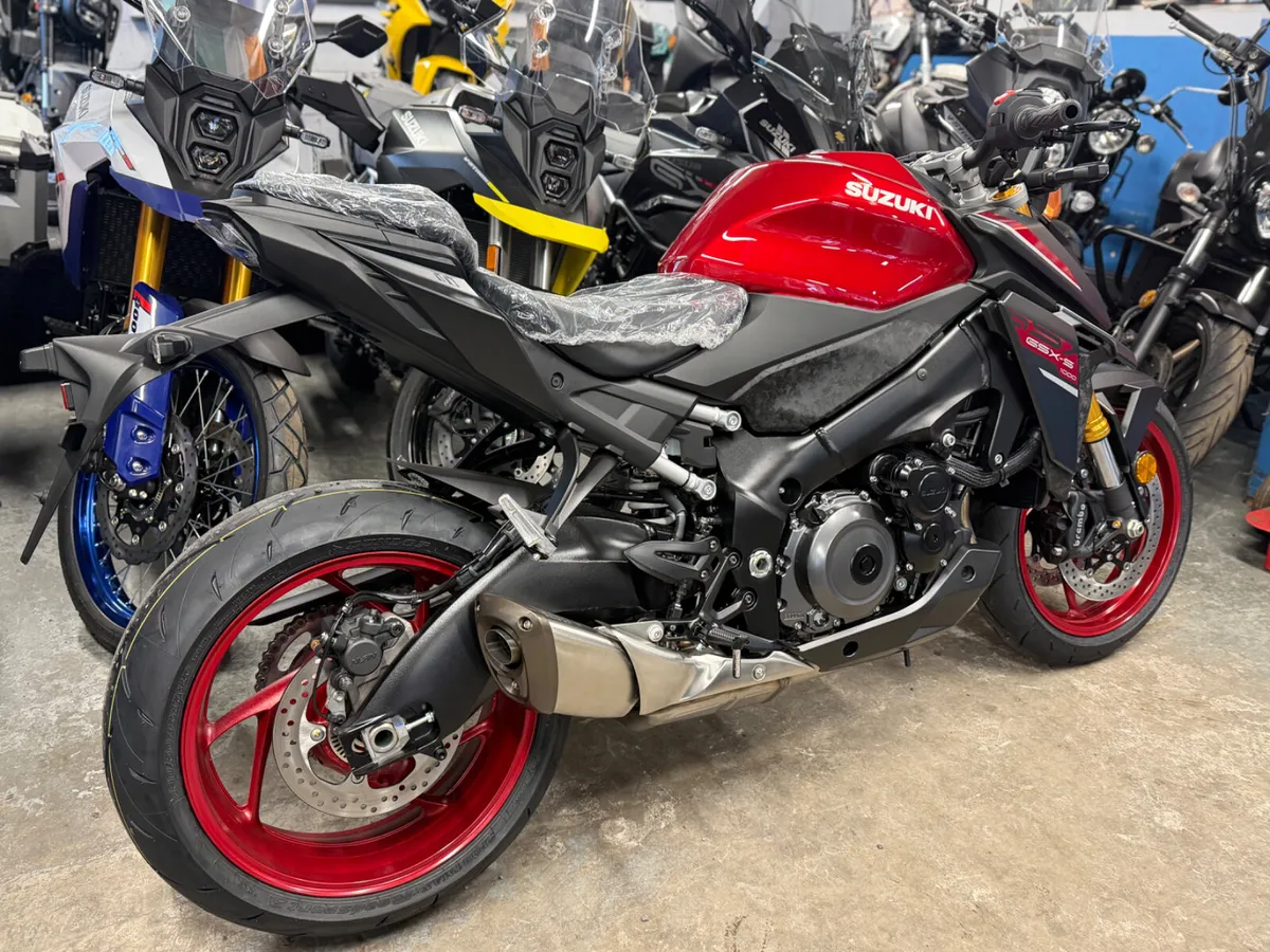 2026 Suzuki GSX-S1000 - Image 3
