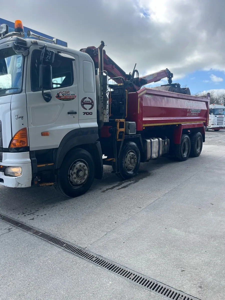 700 Hino grab - Image 3