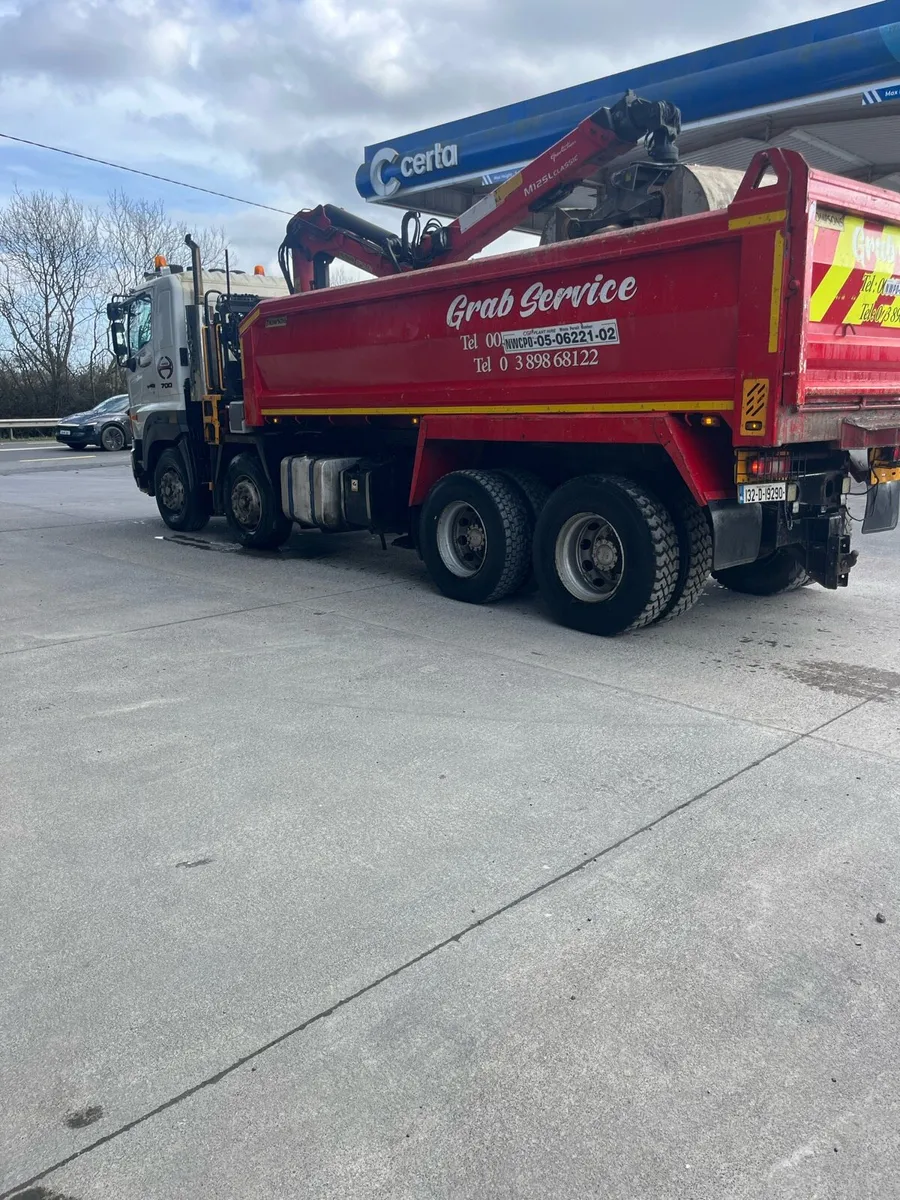 700 Hino grab - Image 4