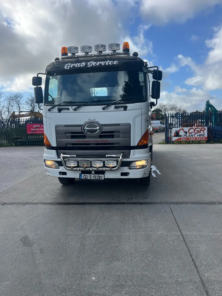 700 Hino grab - Image 2