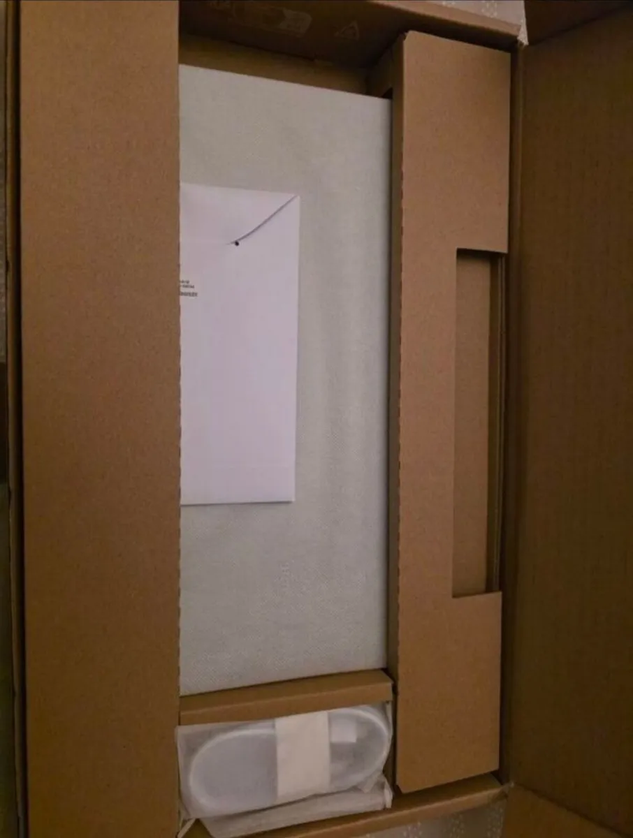 Samsung Galaxy Chromebook 14 - Image 2