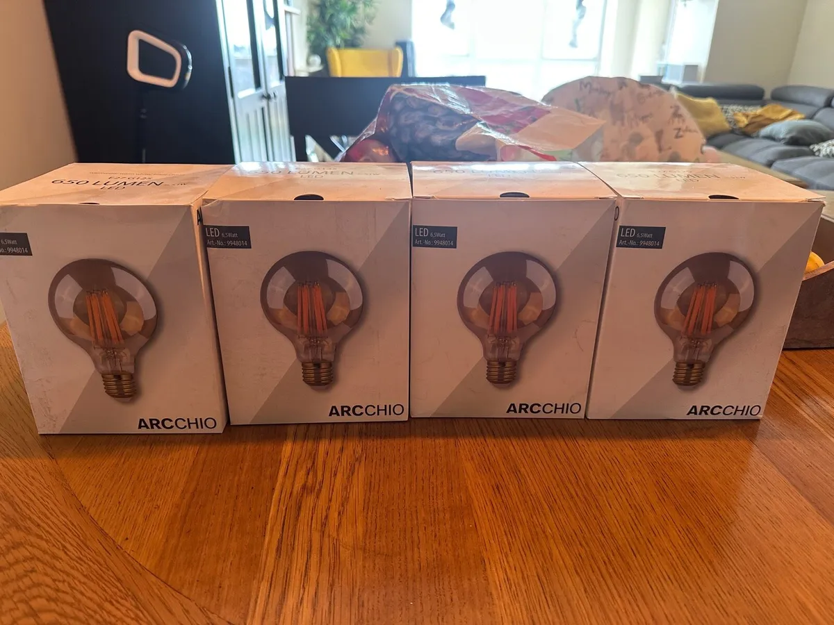 4 LED Bulbs - Image 1