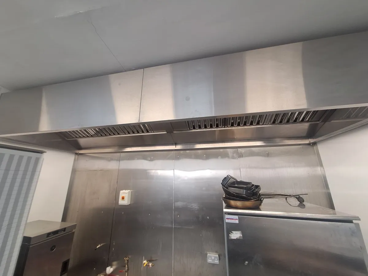 Commercial kitchen contents - Image 2