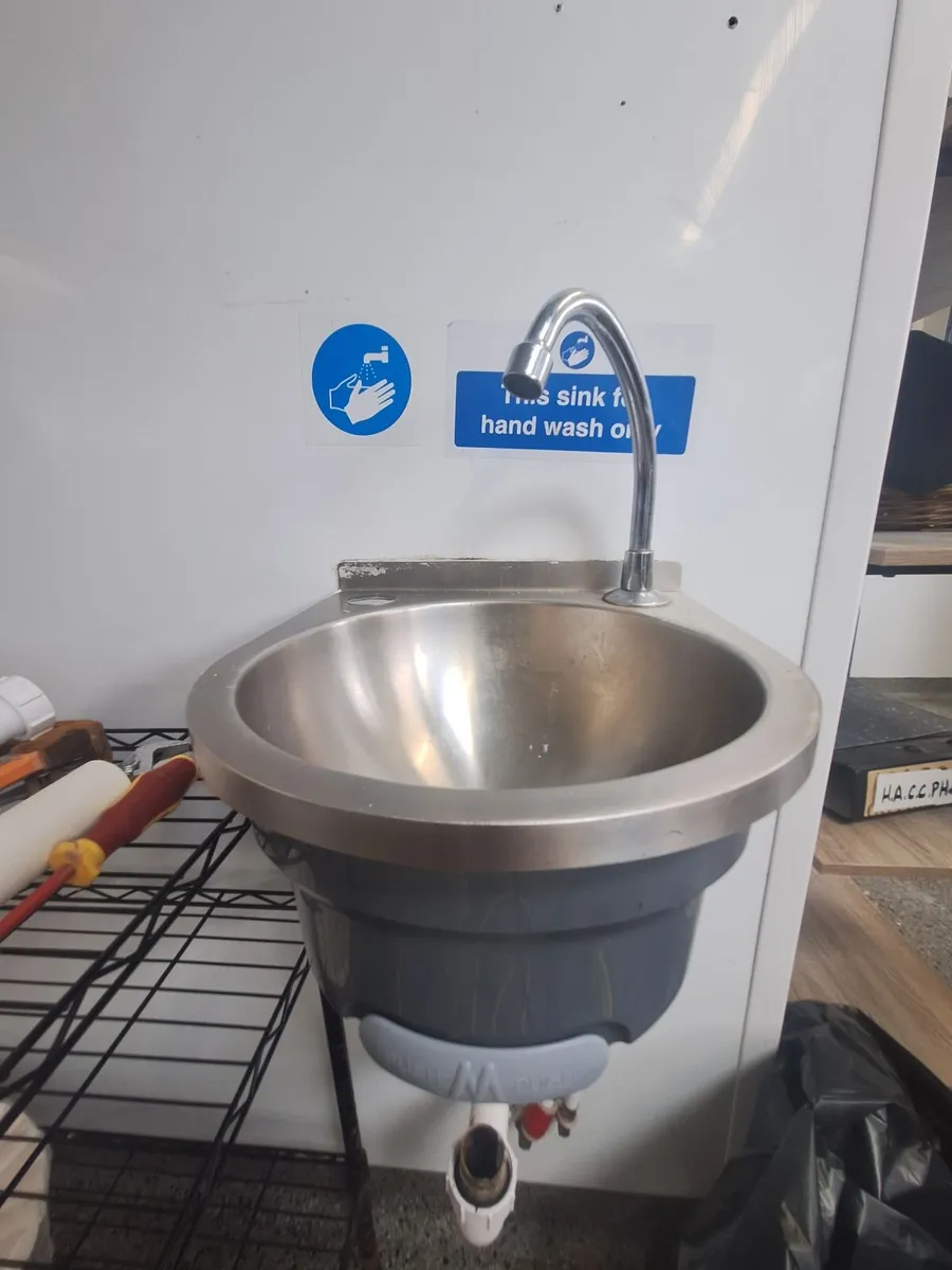 Commercial kitchen contents - Image 1