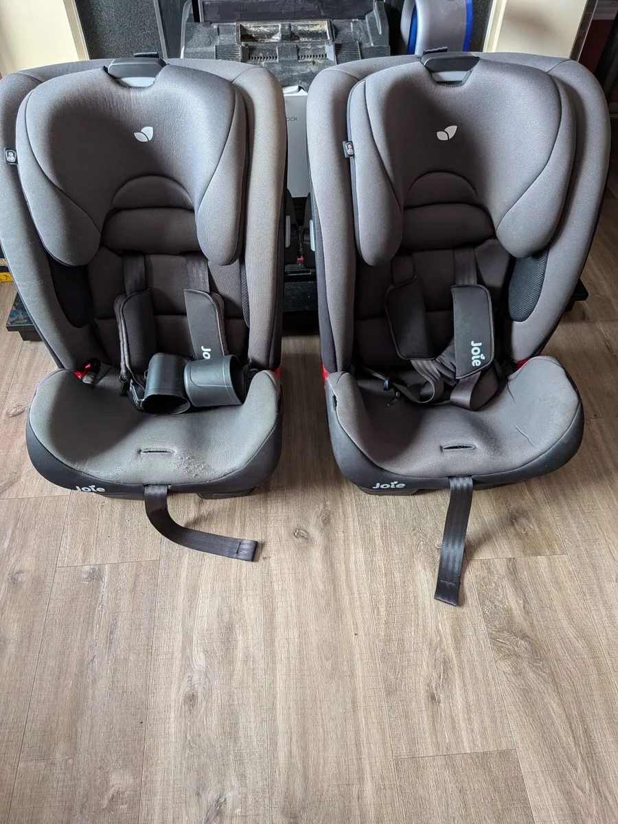 Car seats - Image 2