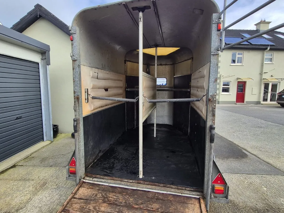 Horse Trailer - Image 1