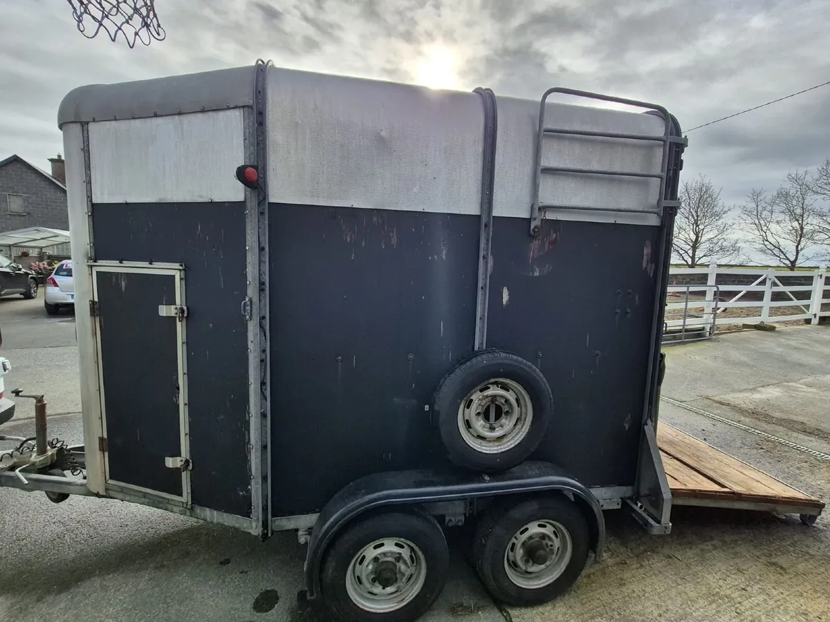 Horse Trailer - Image 3