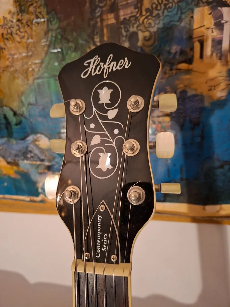 Hofner Verythin CT Limited Edition Powder Blue Gui - Image 2