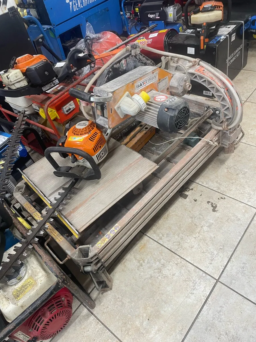 Tile Cutter - Image 1