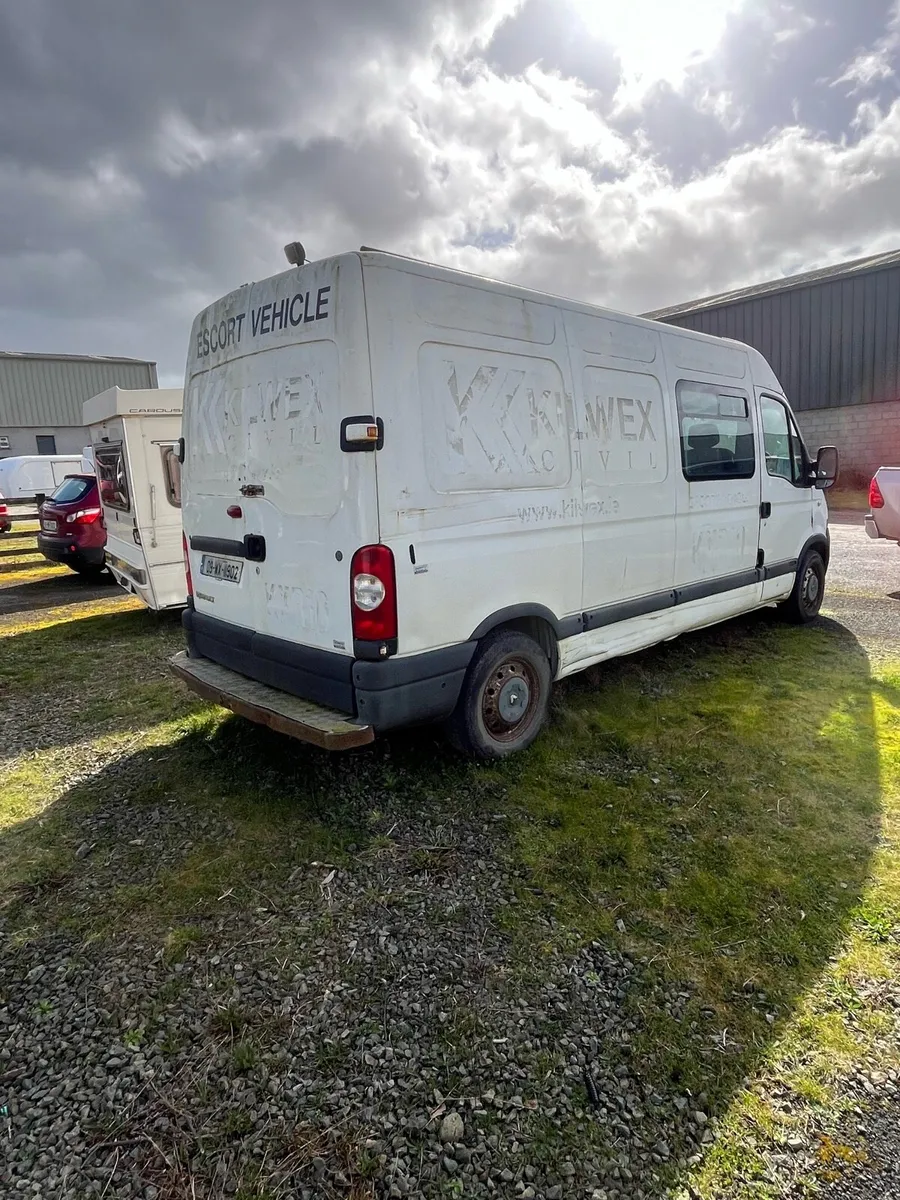 2009 Renault master 9 seater Crewcab - Image 3