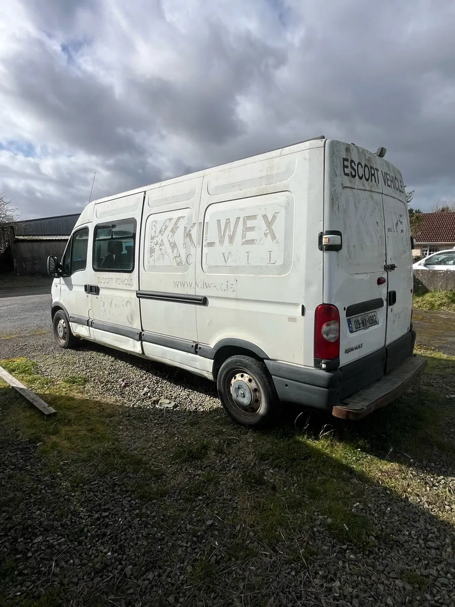 2009 Renault master 9 seater Crewcab - Image 4