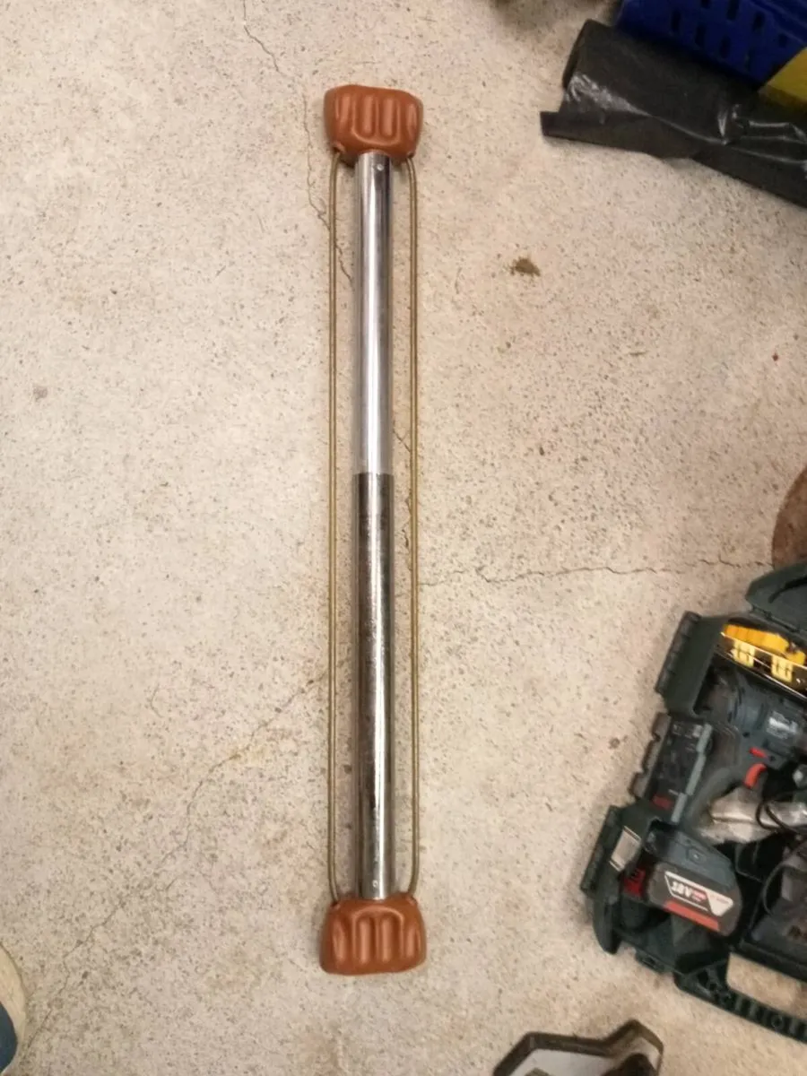 Old gym equipment - Image 2