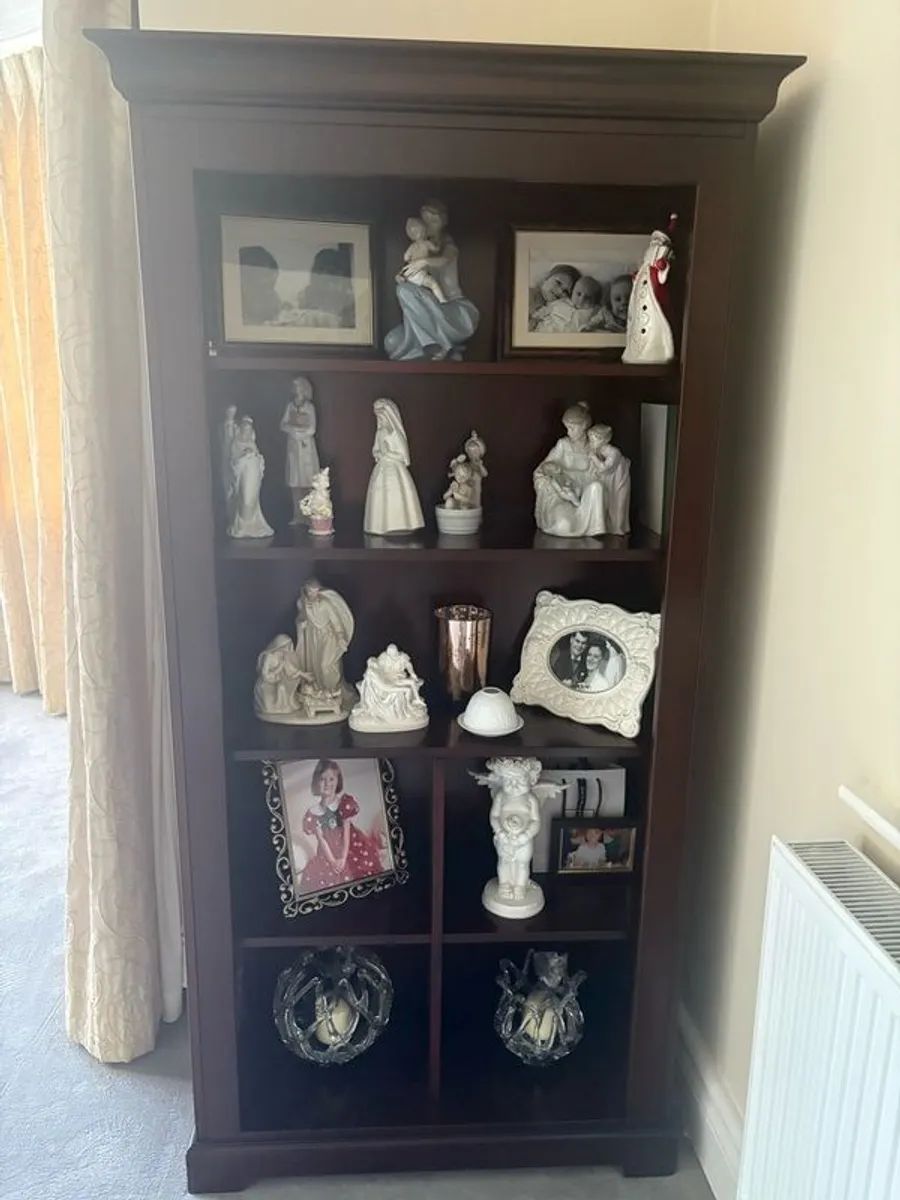 Open book case - Image 1