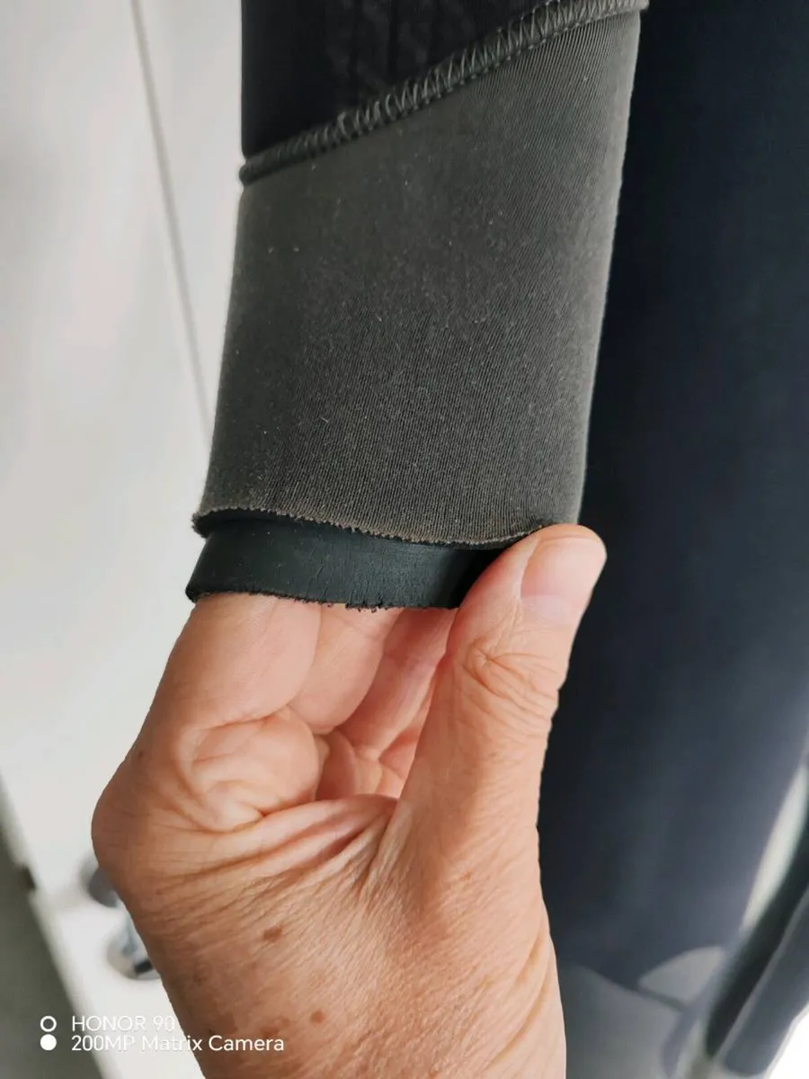 Diving wet suit - Image 4