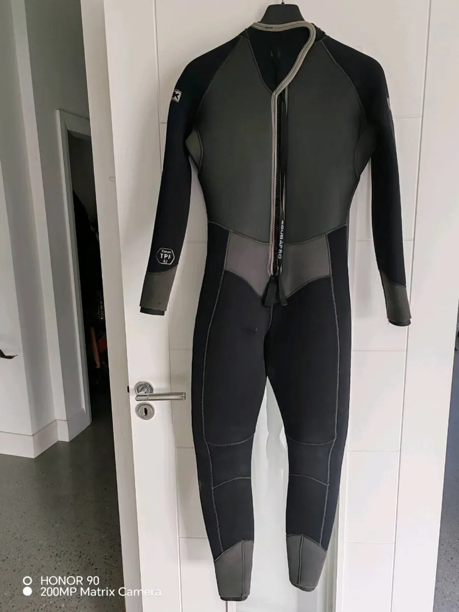 Diving wet suit - Image 2
