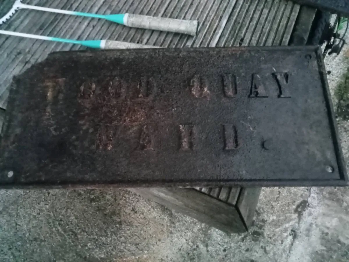 Two old cast iron signs - Image 2