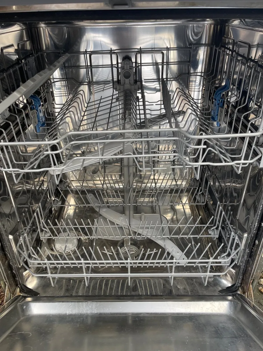 Dishwasher - Image 2