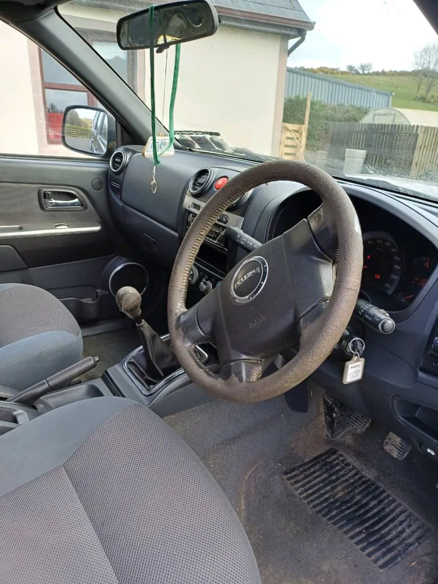 Isuzu D-Maz - Image 3