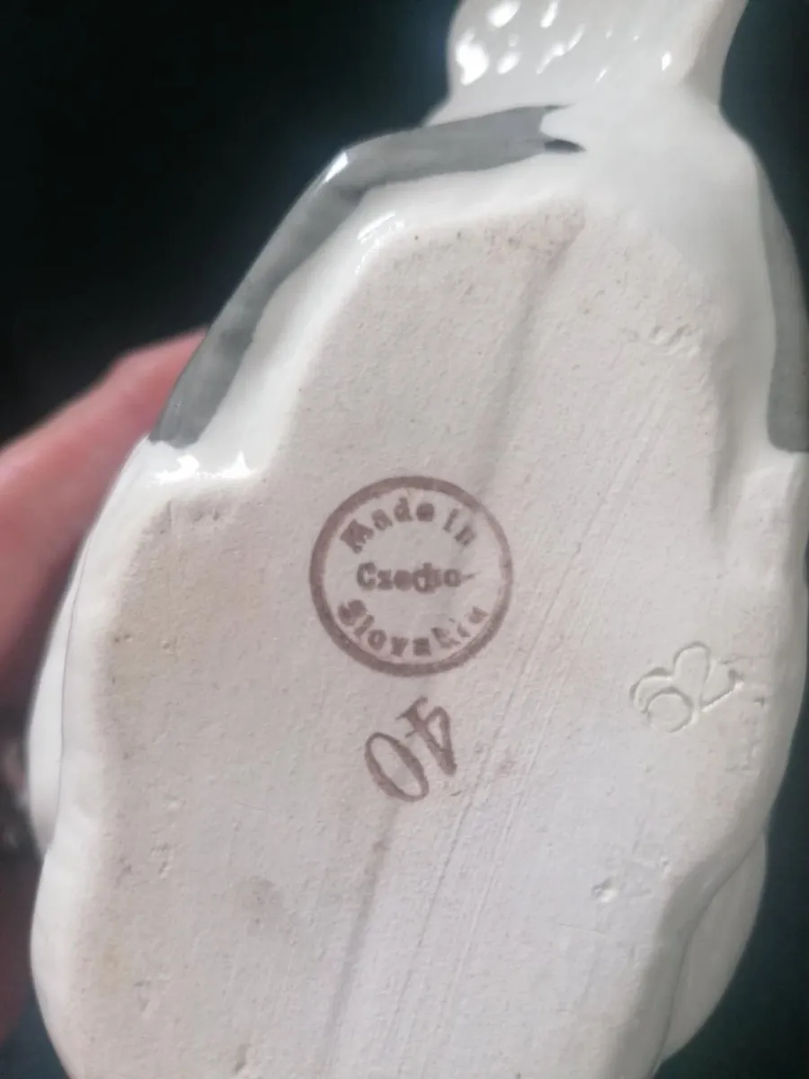 Pair of 1930s Czechoslovakian Swans - Image 4