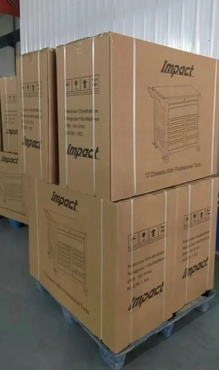 12 Drawer Toolbox - Bench and 10 Drawers of Tools - Image 3