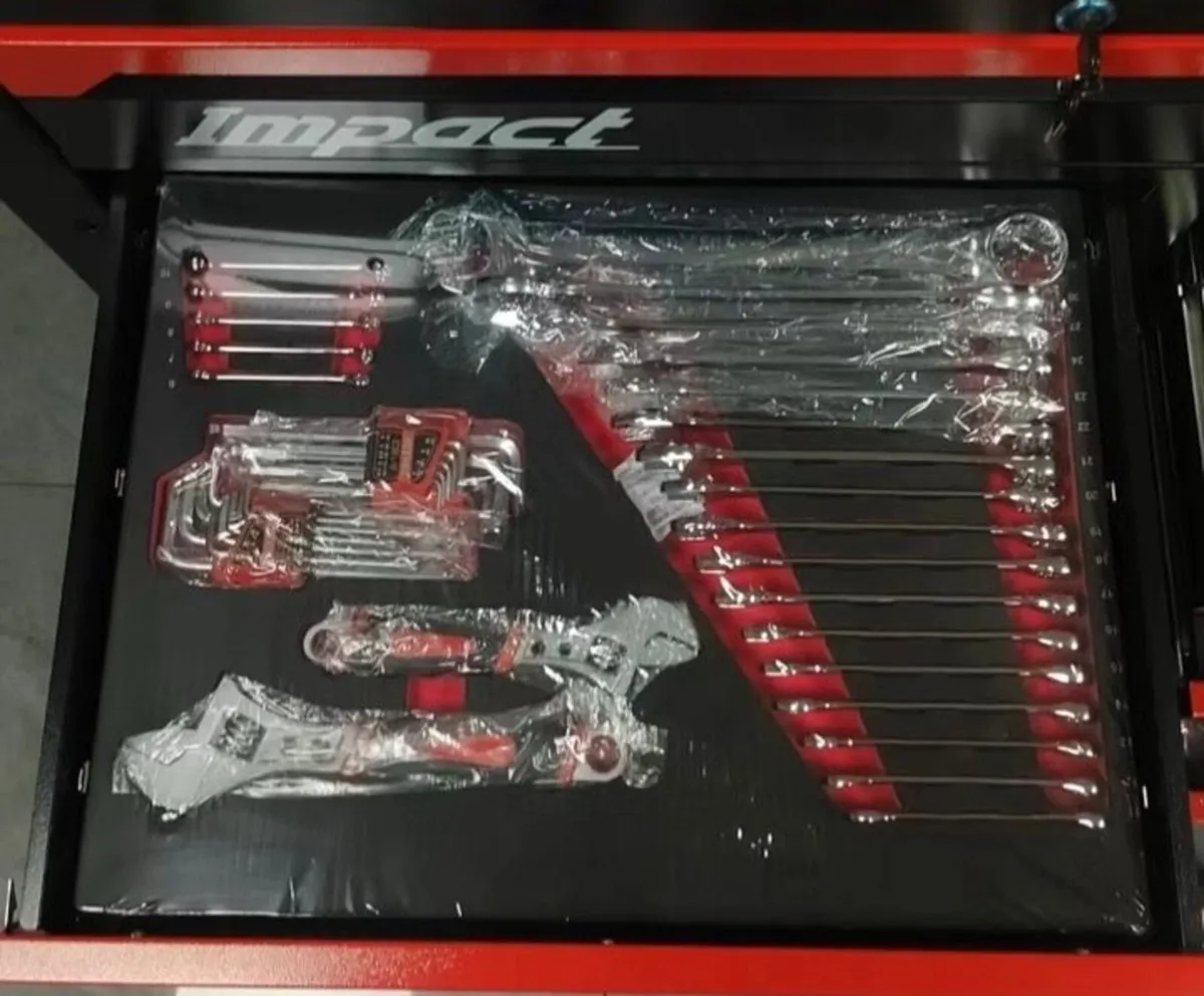 12 Drawer Toolbox - Bench and 10 Drawers of Tools - Image 4