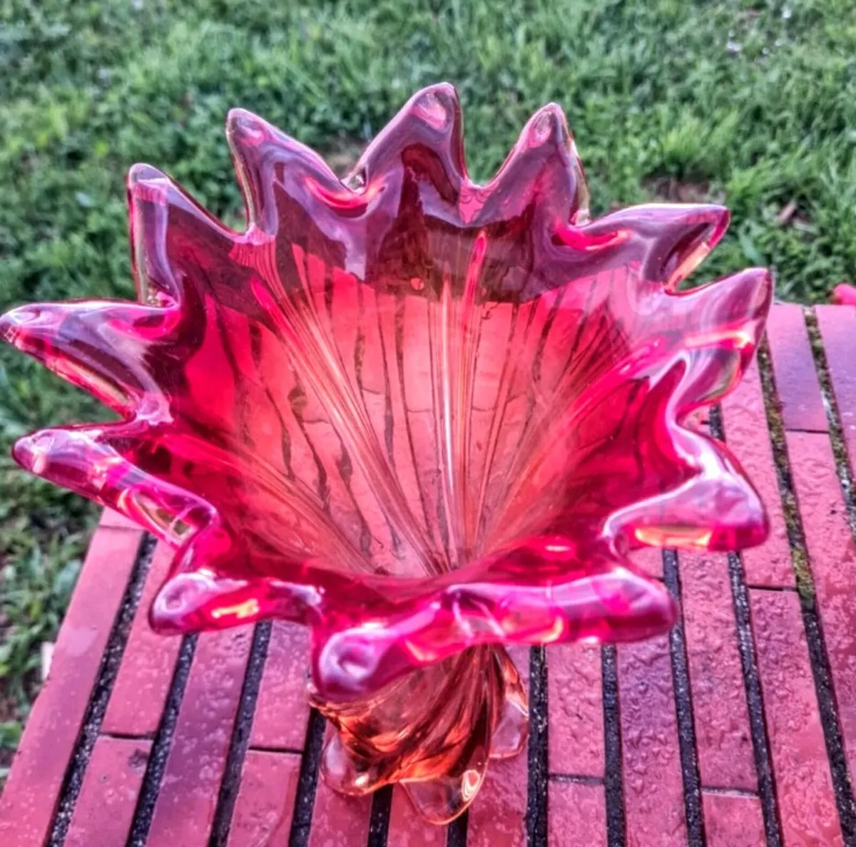 Large Murano red tulip vase - Image 3