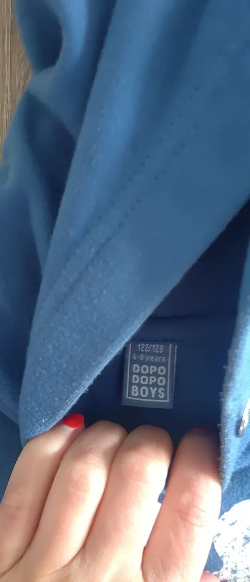 T rex boy hoodie 6/8 years old barely worn - Image 4