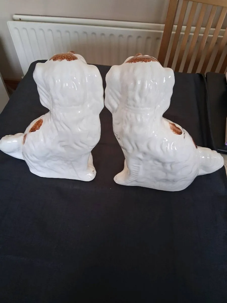 Pair of Arthur Wood Old Spaniel Dogs - Image 2