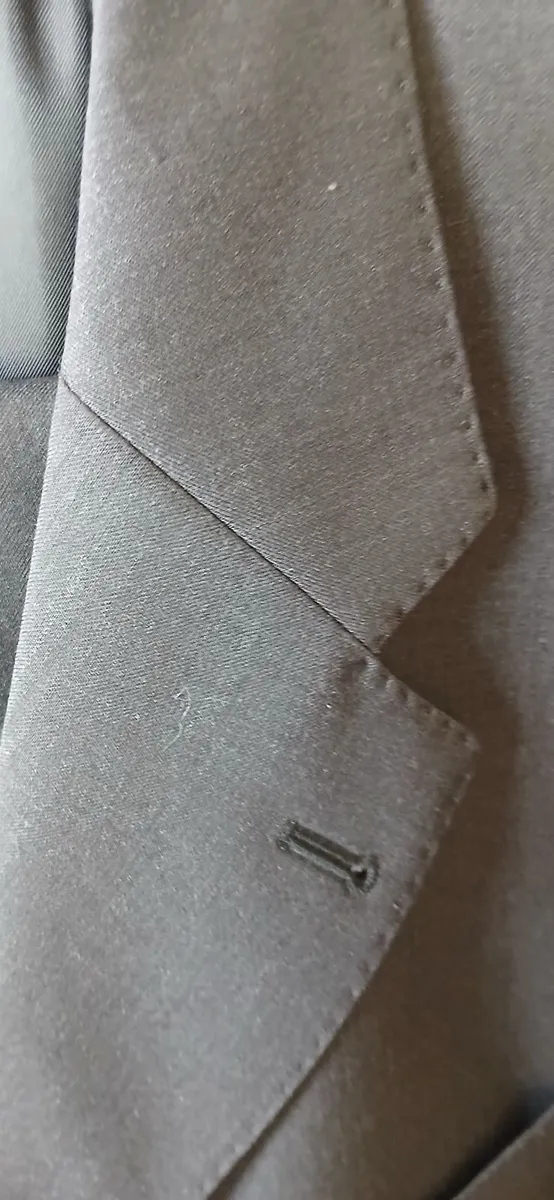 Gents Dark Grey Suit - Image 4