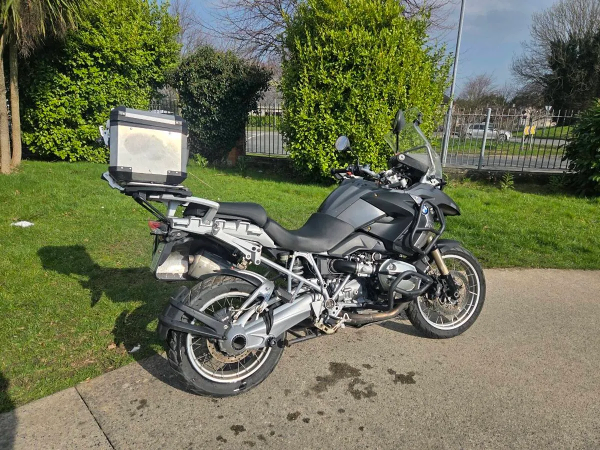 BMW R1200GS 2009 and 2007 - Image 2