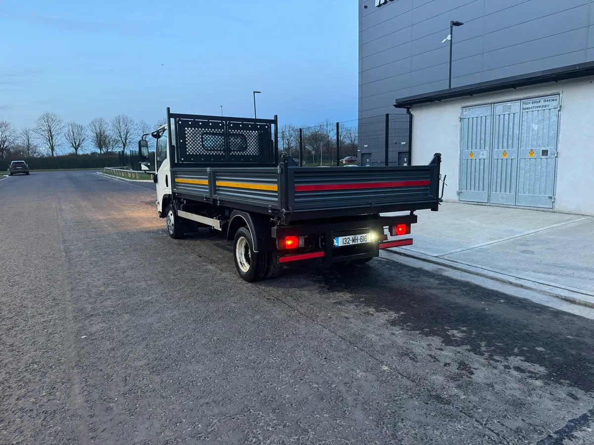 Isuzu 3.5t tipper - Image 3