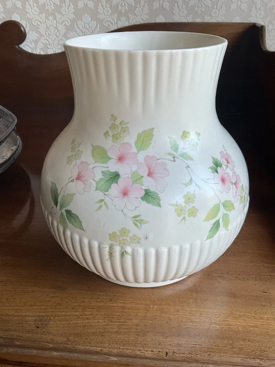 Wicklow Vale Vase - Image 2