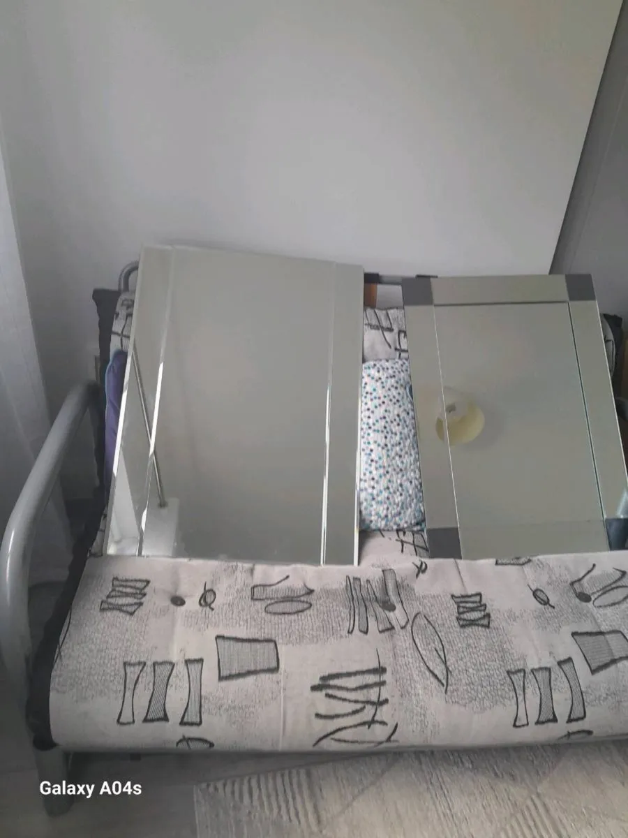 Bathroom mirror - Image 2