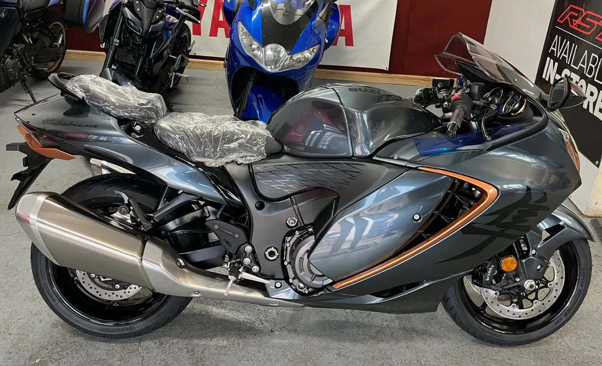 2026 Suzuki GSXR 1300 Hayabusa - Image 2