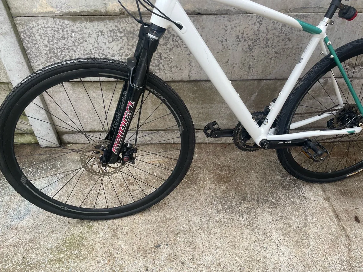 Cannondale Synapse Hybrid Bike - Image 2