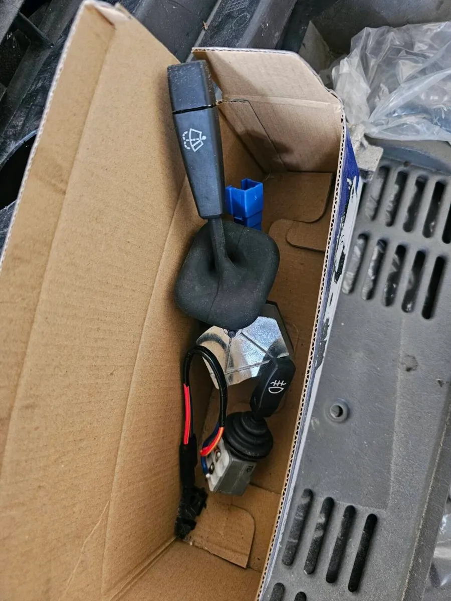 Land rover 110 - Image 4